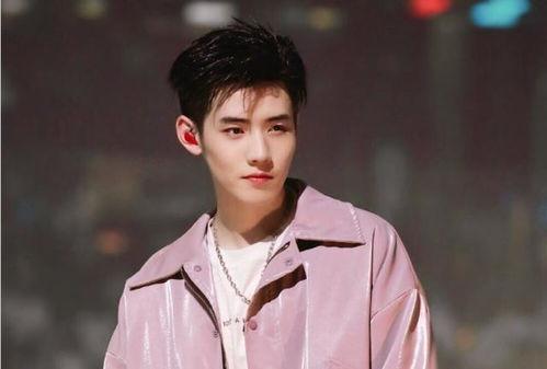 任豪八卦女友,揭秘神秘女友背后的故事